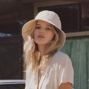 Lack Of Color Wave bucket hat in beige